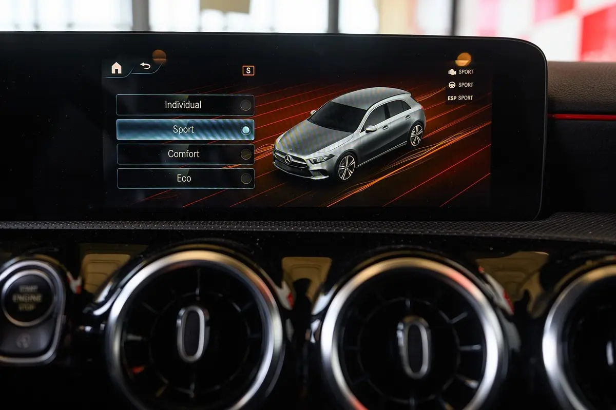 Mercedes-Benz A 180 d AMG Line Aut. 55