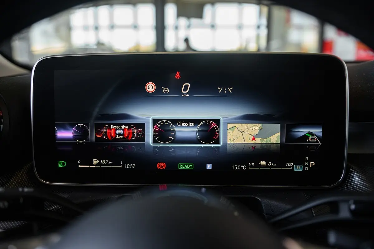 Mercedes-Benz C 300 e AMG Line 57