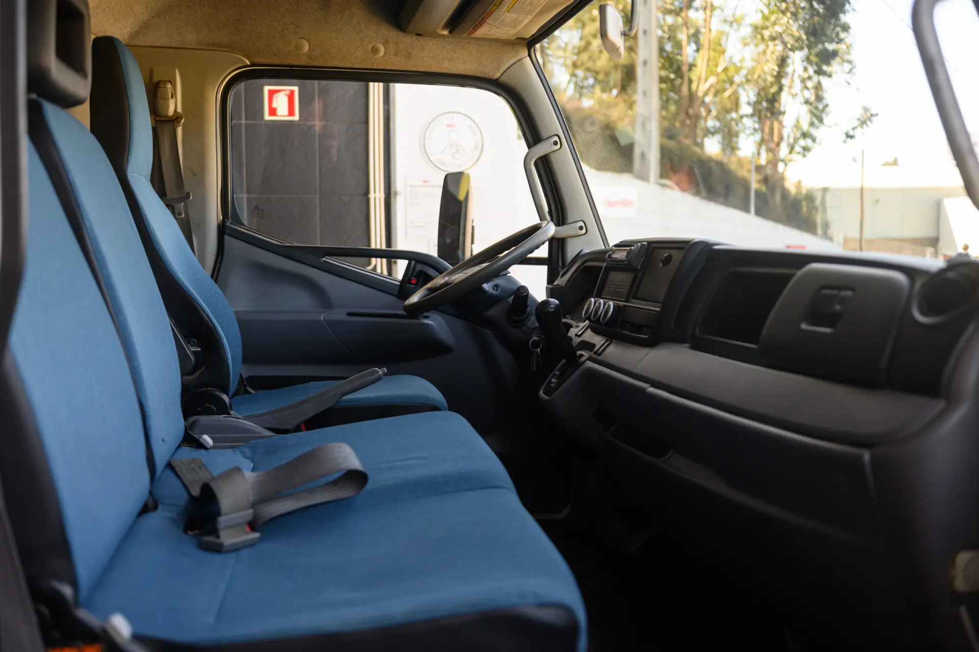 Mitsubishi Fuso Canter 3C13 c/ bascula 22