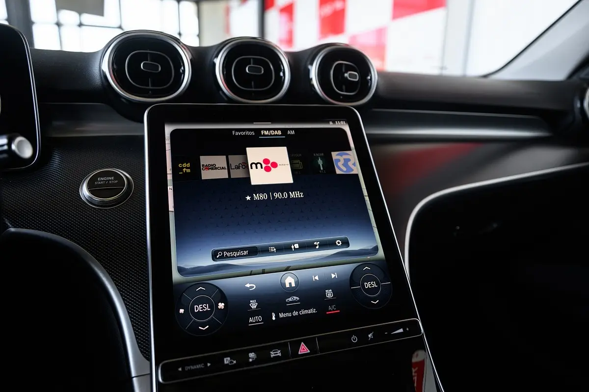 Mercedes-Benz C 300 e AMG Line 75