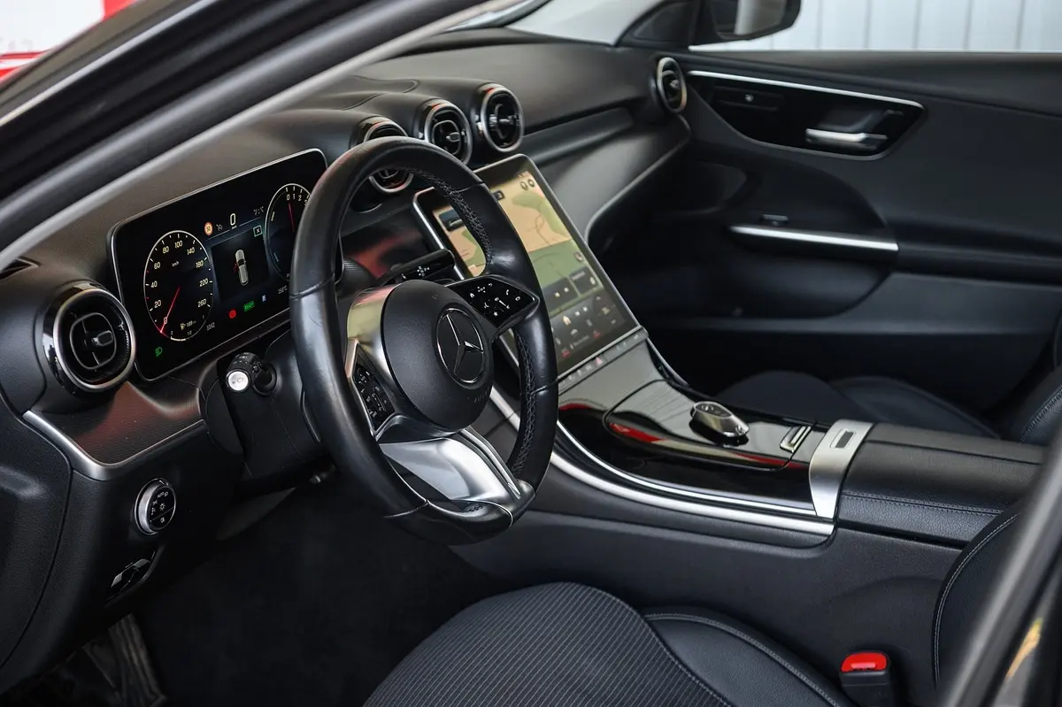 Mercedes-Benz C 300 e AMG Line 92