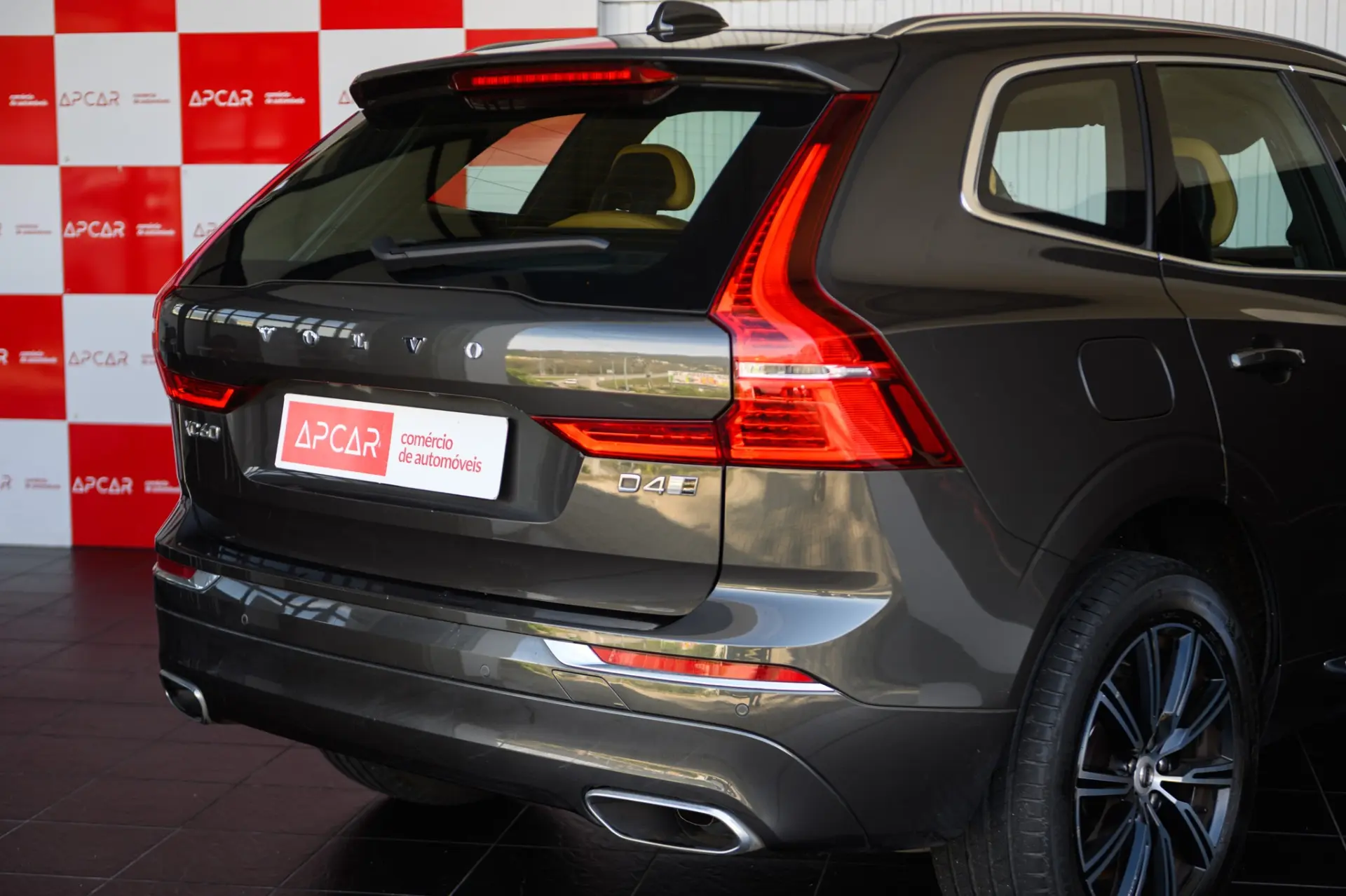 Volvo XC 60 2.0 D4 Inscription AWD Geartronic 18