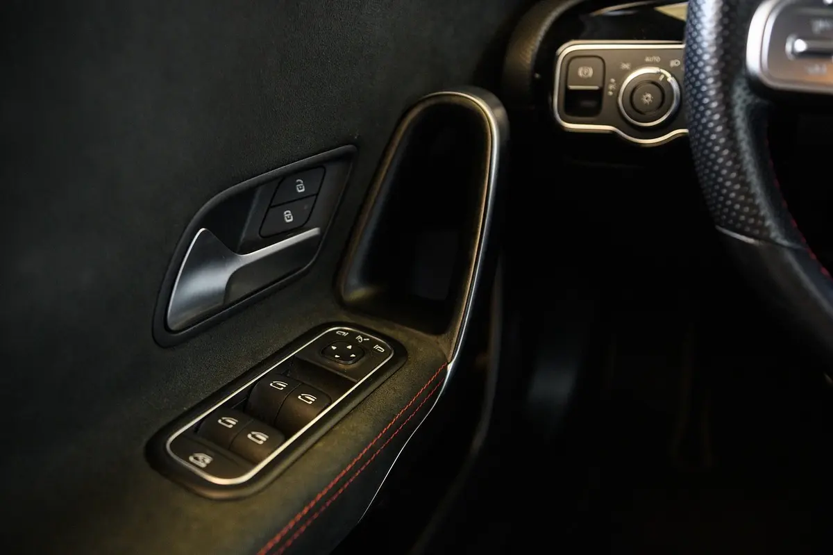 Mercedes-Benz A 180 d AMG Line Aut. 35