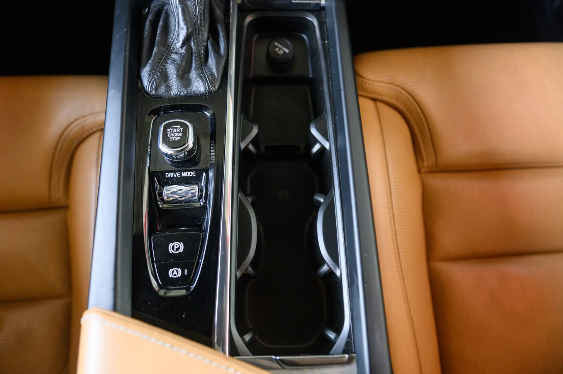 Volvo XC 60 2.0 D4 Inscription AWD Geartronic 57