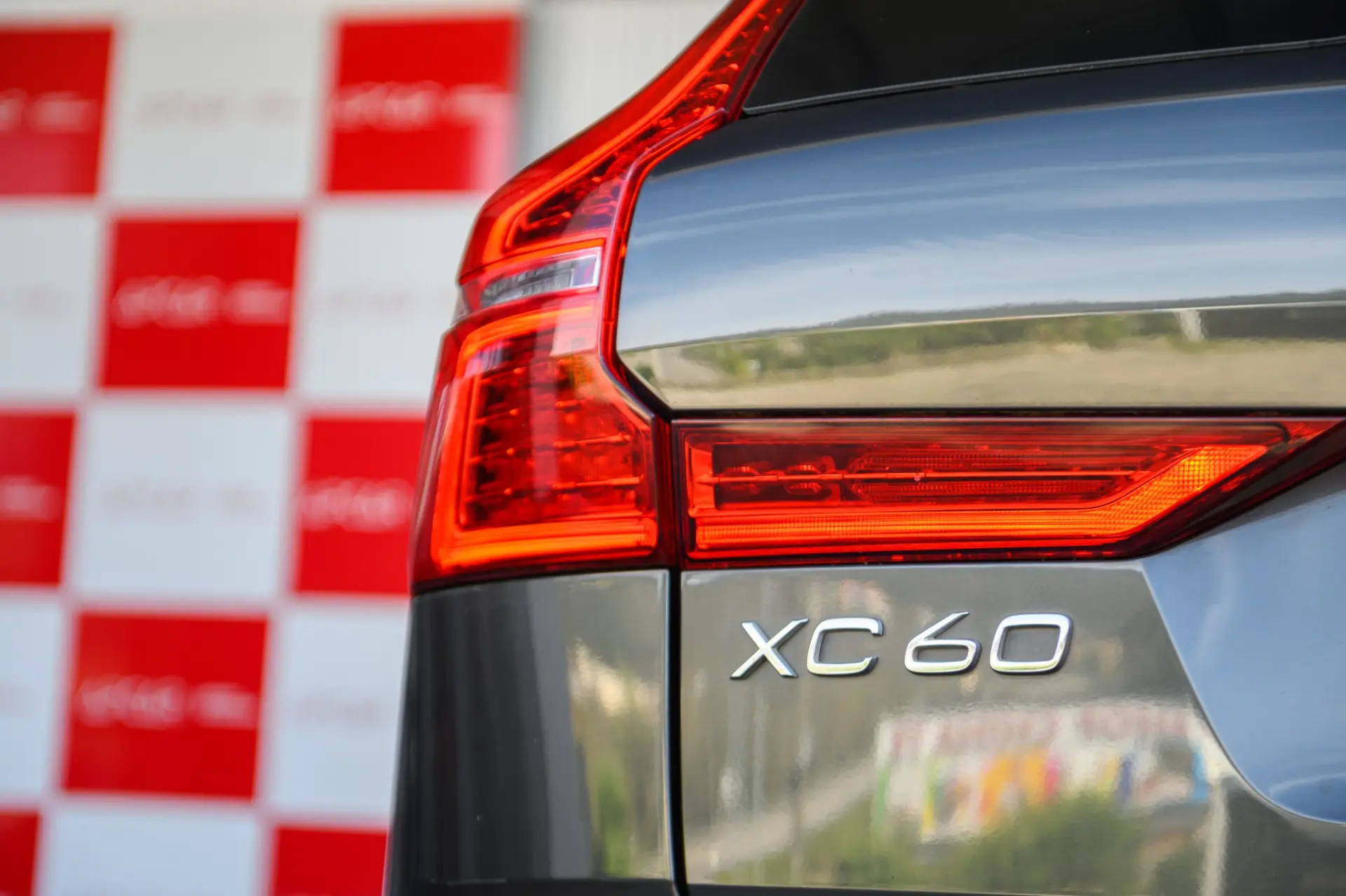 Volvo XC 60 2.0 D4 Inscription AWD Geartronic 20