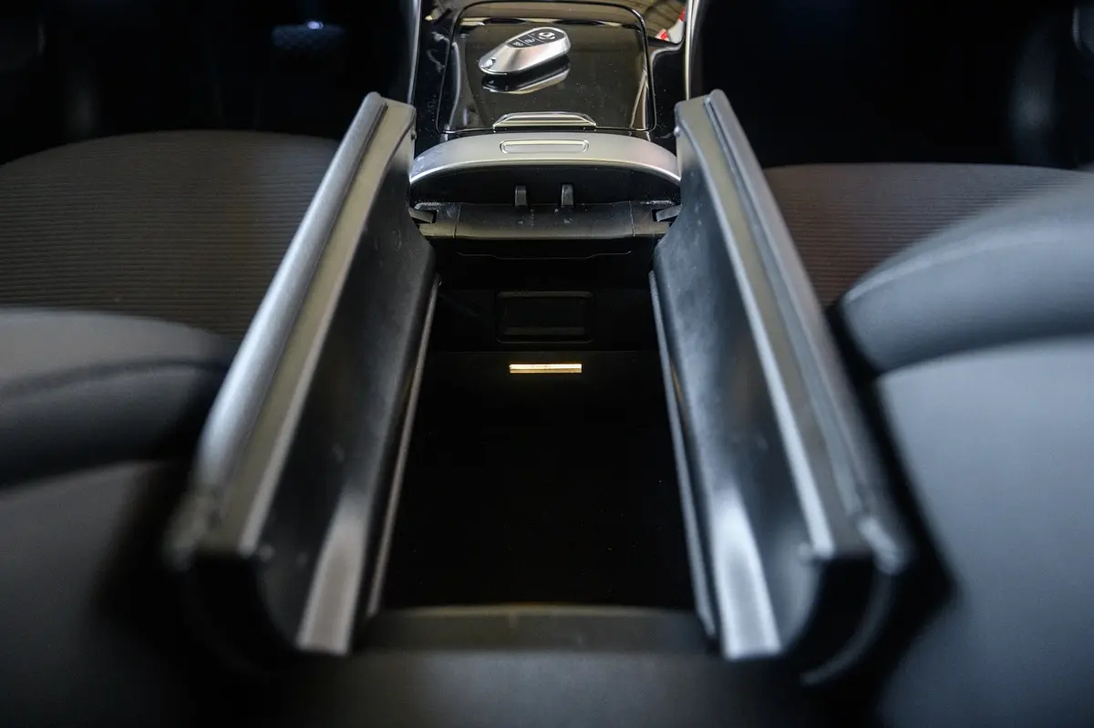 Mercedes-Benz C 300 e AMG Line 87