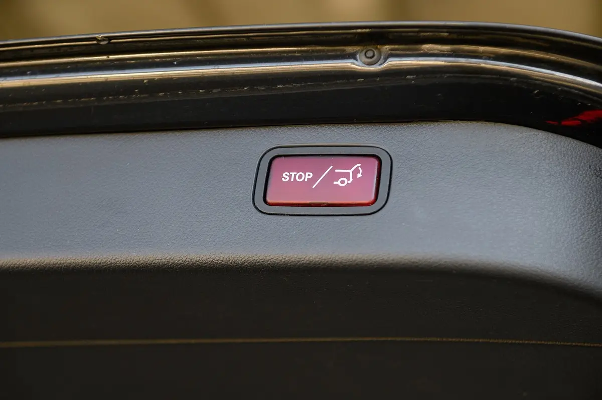 Mercedes-Benz C 300 e AMG Line 29