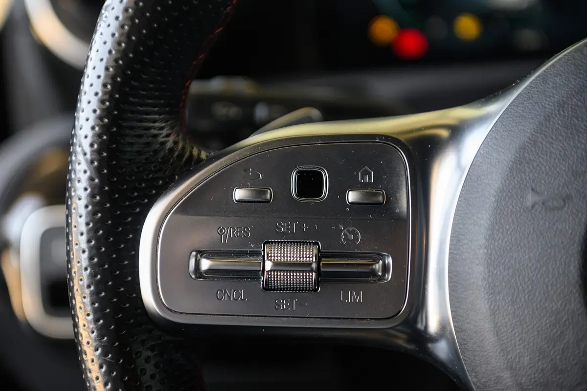 Mercedes-Benz A 180 d AMG Line Aut. 27