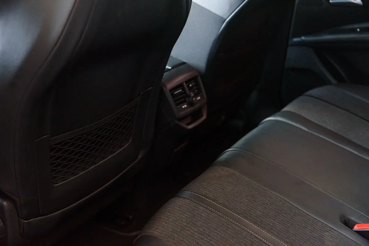 Peugeot 3008 1.5 BlueHDi GT EAT8 40