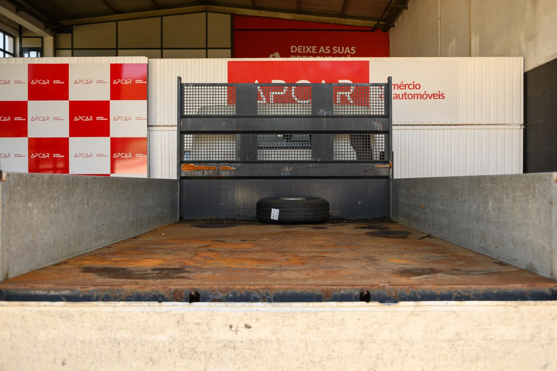 Mitsubishi Fuso Canter 3C13 c/ bascula 18