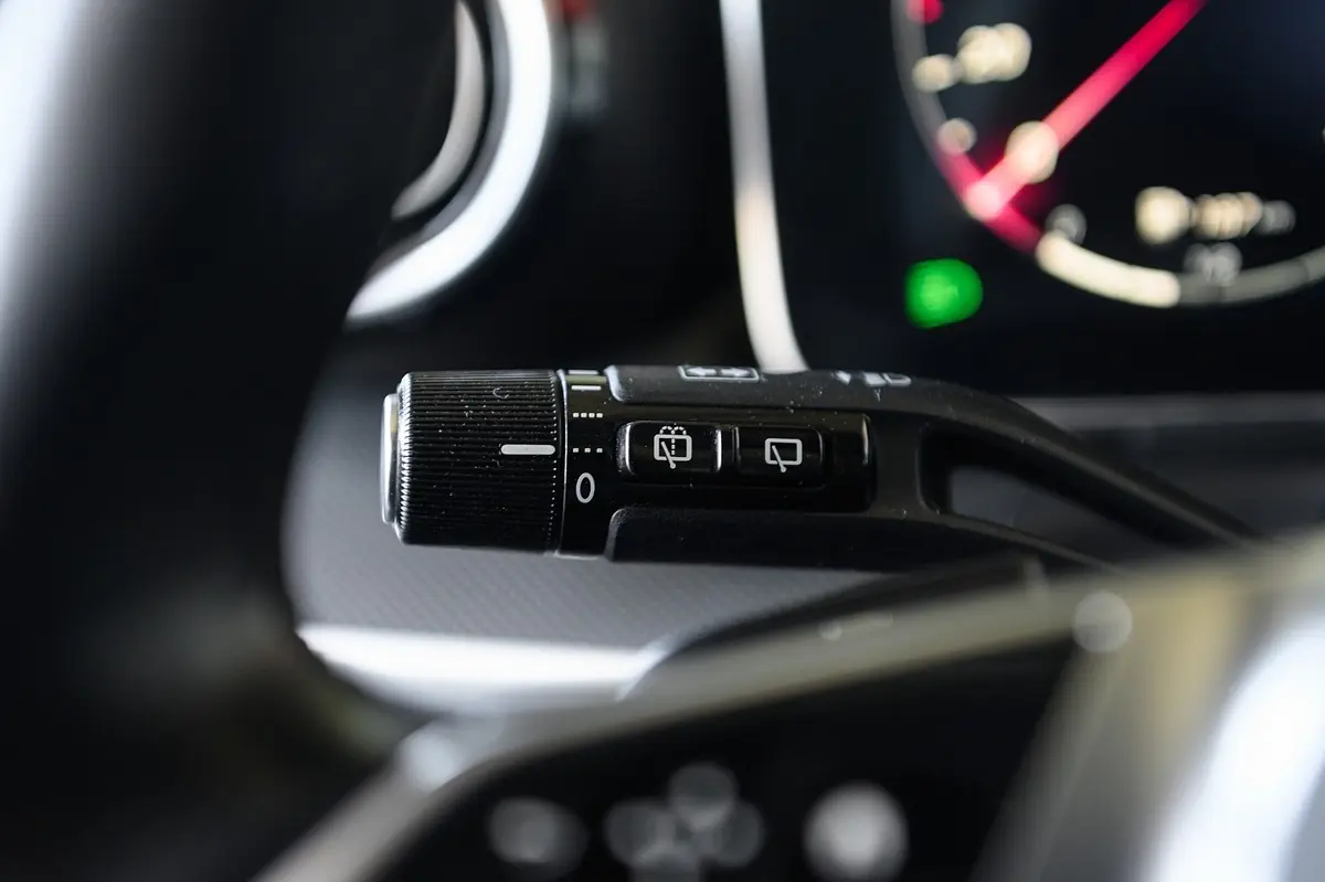 Mercedes-Benz C 300 e AMG Line 52