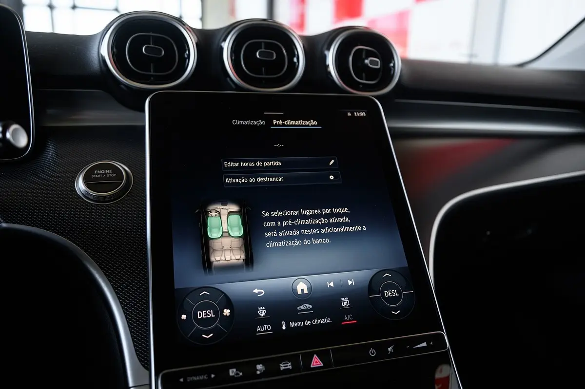 Mercedes-Benz C 300 e AMG Line 82