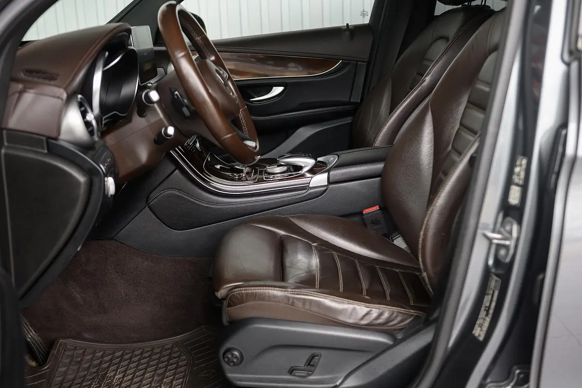 Mercedes-Benz GLC 250 d AMG Line 4-Matic 25