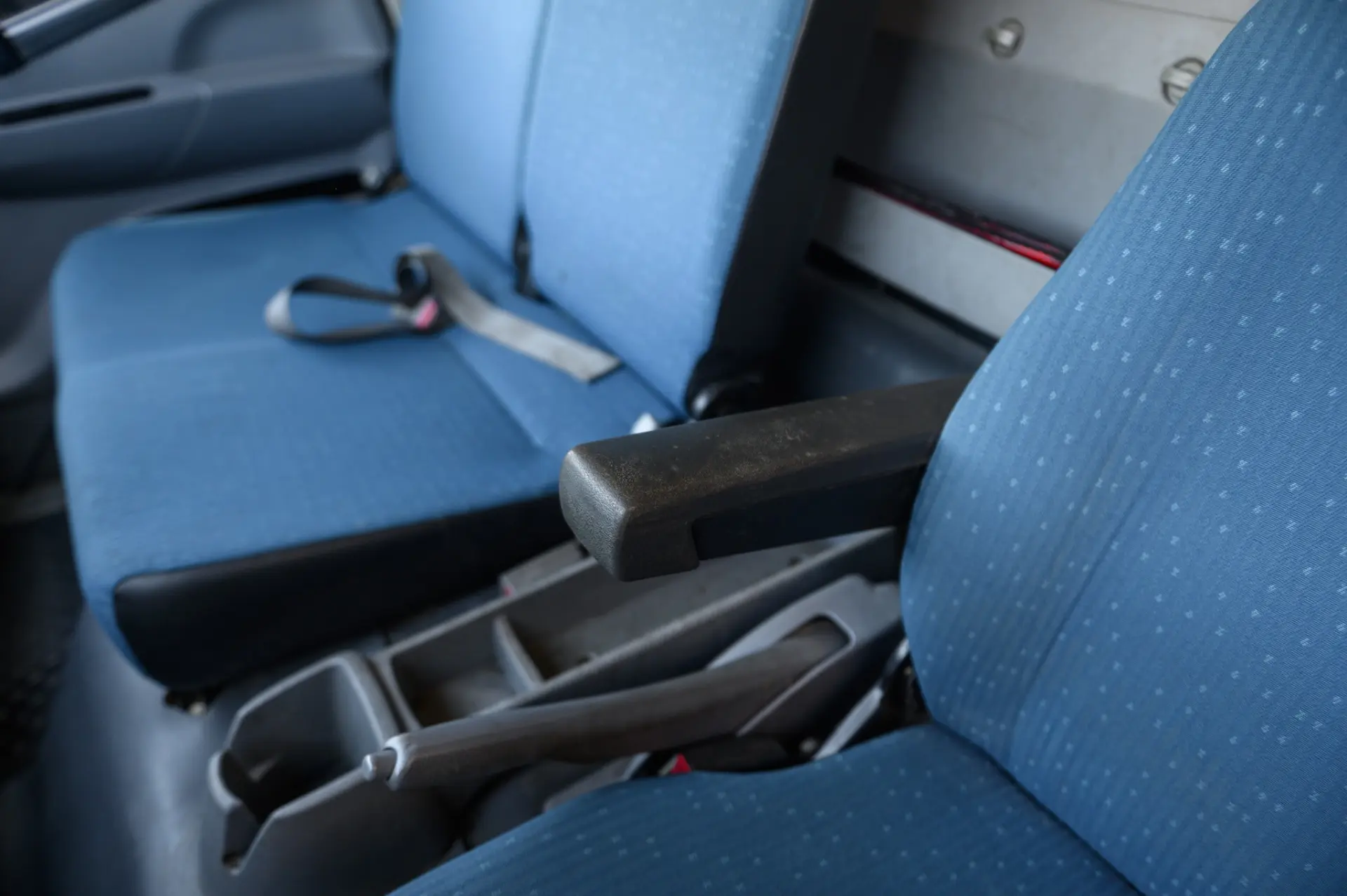 Mitsubishi Fuso Canter 3C13 c/ bascula 36