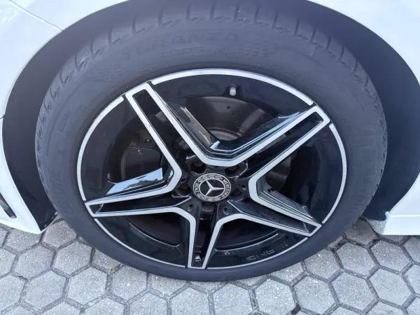 Mercedes-Benz CLA 200 d Shooting Brake AMG Line Aut. 12