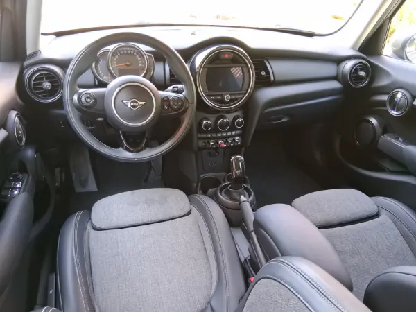 MINI 5 Portas One Auto 28