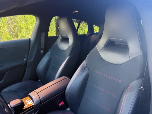 Mercedes-Benz CLA 200 d Shooting Brake AMG Line Aut. 31