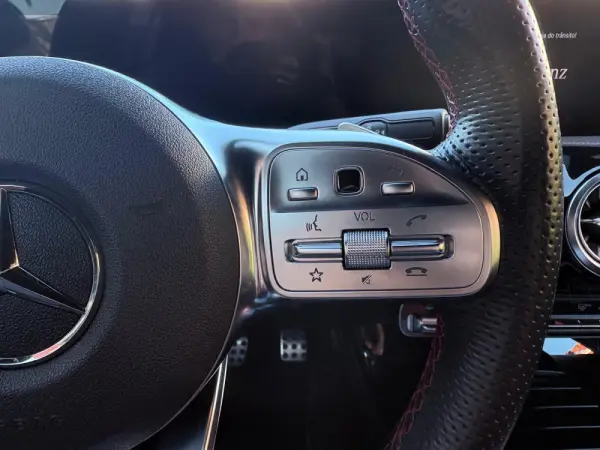 Mercedes-Benz CLA 200 d Shooting Brake AMG Line Aut. 38