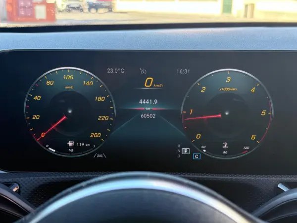 Mercedes-Benz CLA 200 d Shooting Brake AMG Line Aut. 41