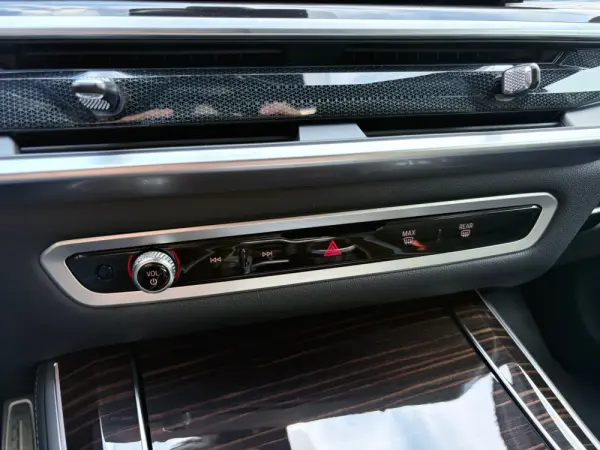 BMW X5 50 e xDrive Edição Desportiva M 49