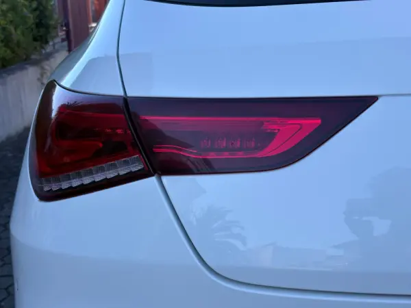 Mercedes-Benz CLA 200 d Shooting Brake AMG Line Aut. 21