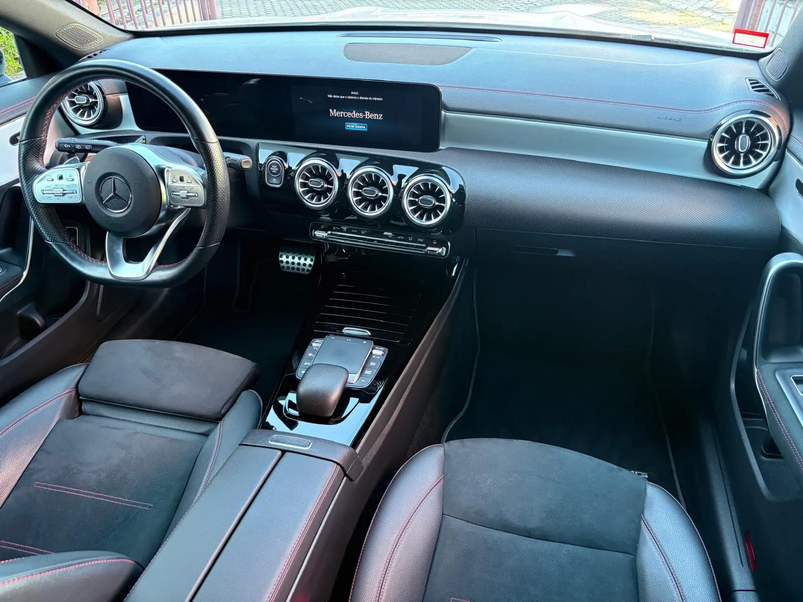 Mercedes-Benz CLA 200 d Shooting Brake AMG Line Aut. 30