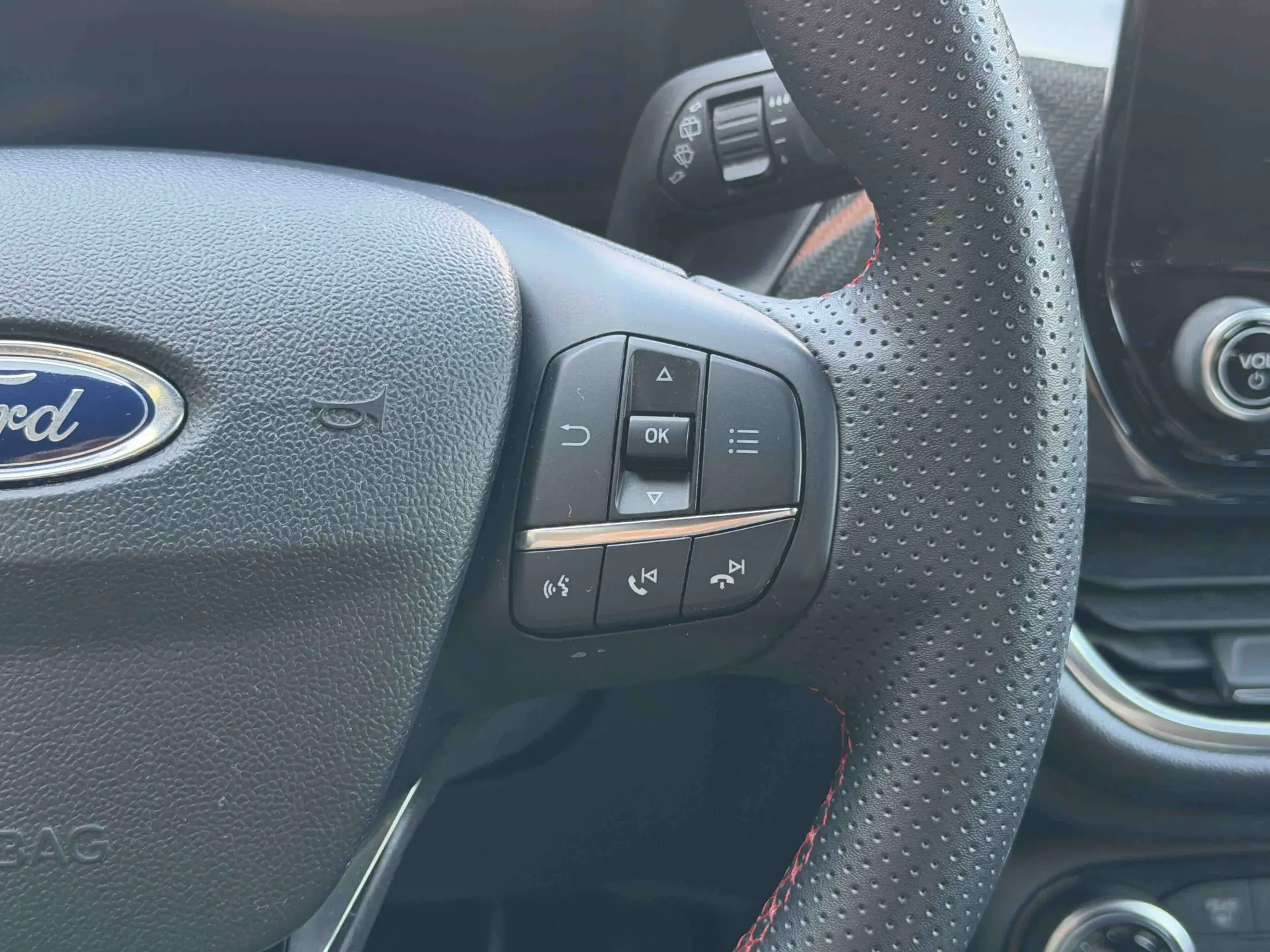 Ford Puma 1.0 EcoBoost MHEV ST-Line 38