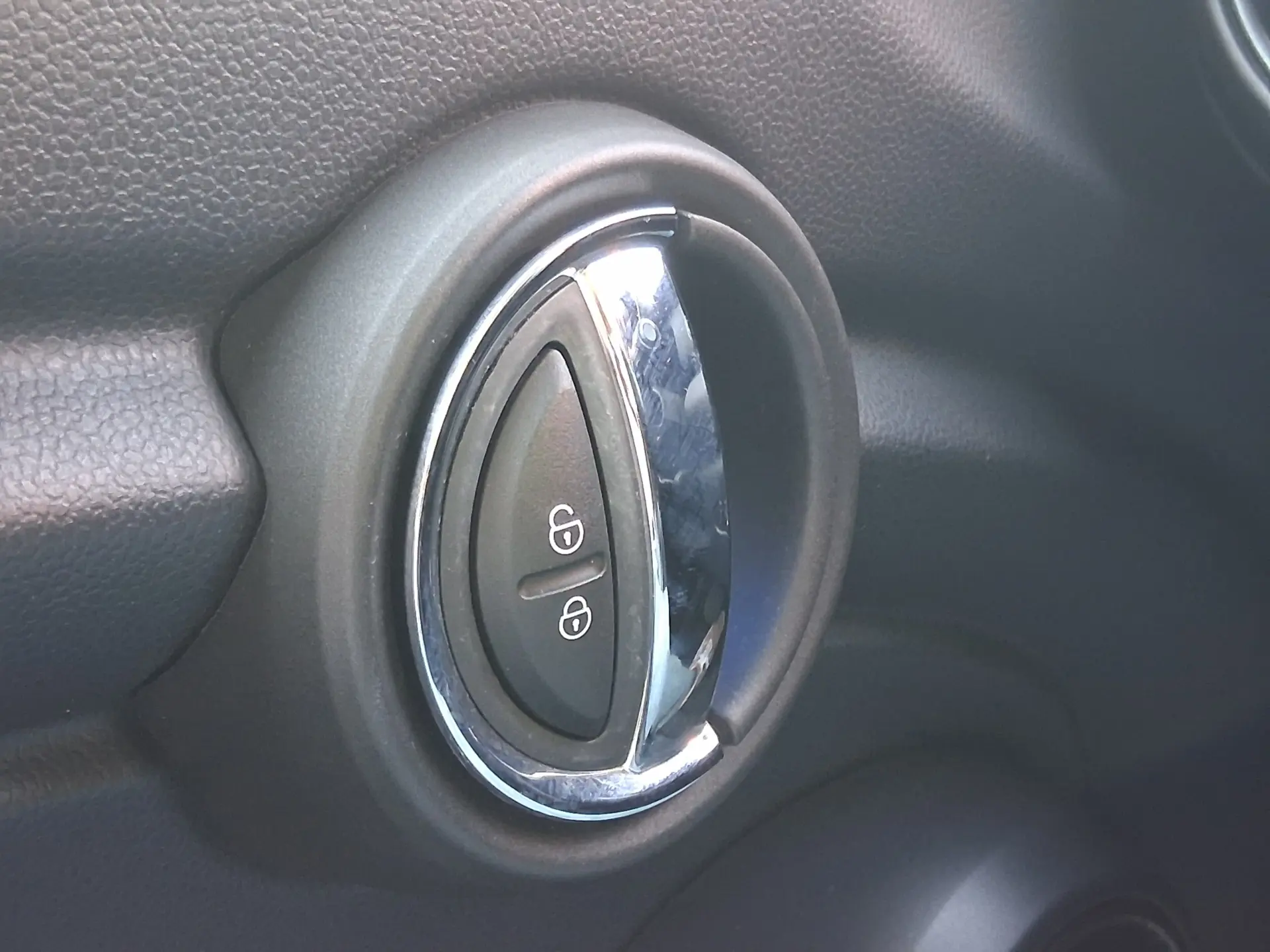 MINI 5 Portas One Auto 33