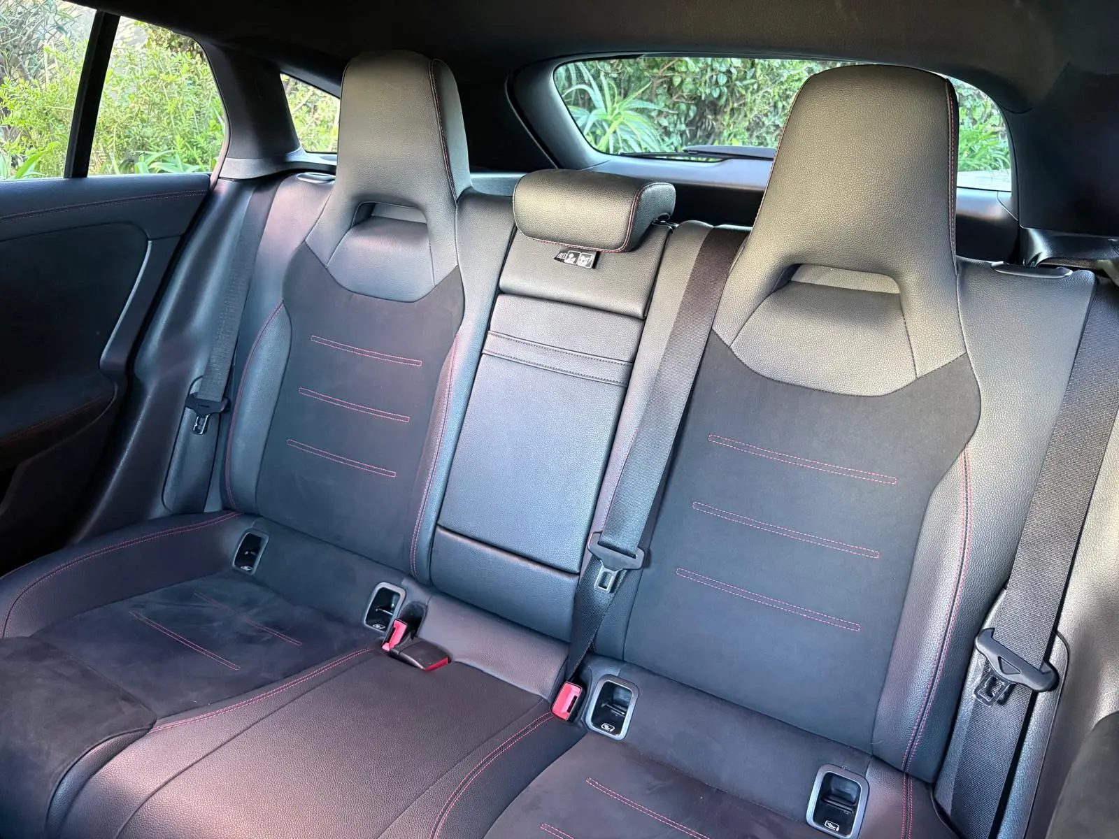 Mercedes-Benz CLA 200 d Shooting Brake AMG Line Aut. 52