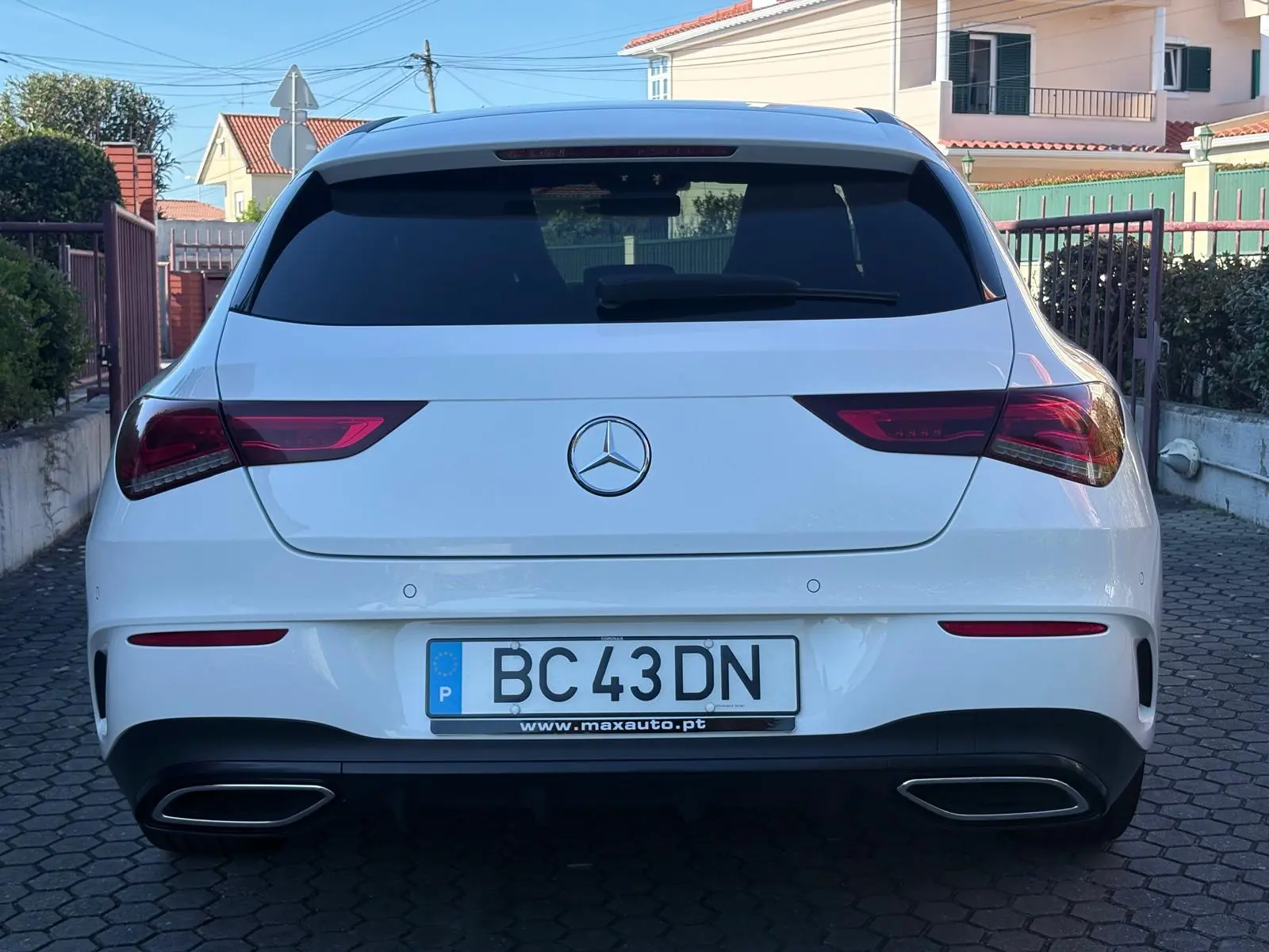 Mercedes-Benz CLA 200 d Shooting Brake AMG Line Aut. 5