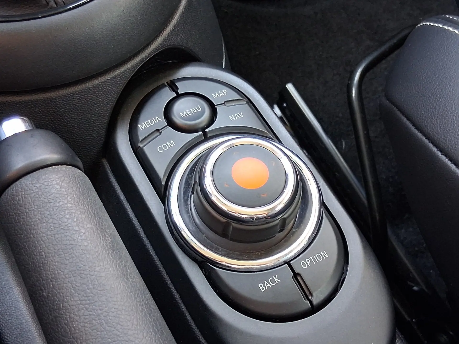 MINI 5 Portas One Auto 49