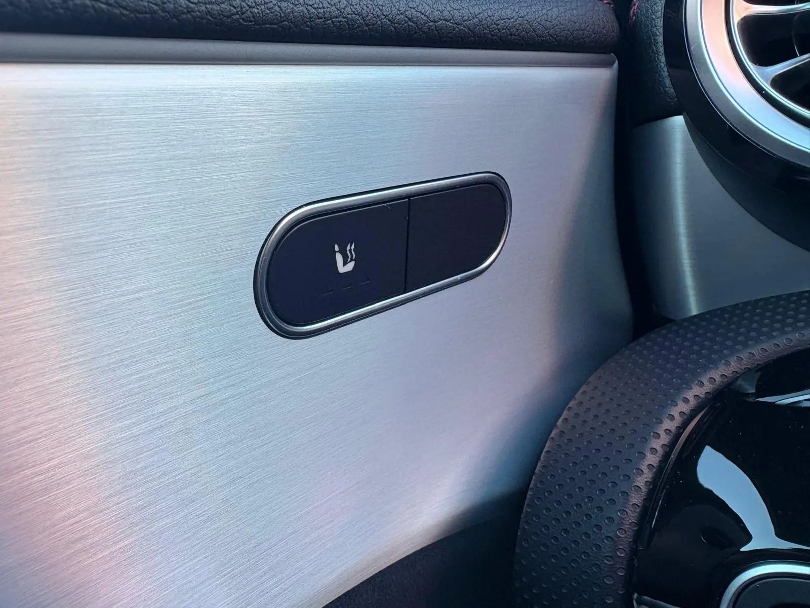 Mercedes-Benz CLA 200 d Shooting Brake AMG Line Aut. 33