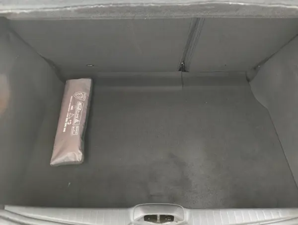 Peugeot 208 1.2 PureTech Signature 23