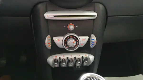 MINI 3 Portas Cooper D 10