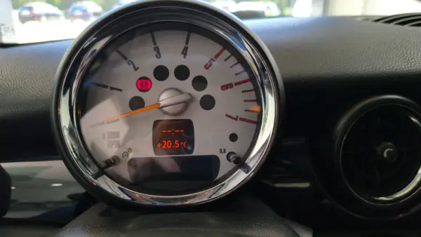 MINI 3 Portas Cooper D 15