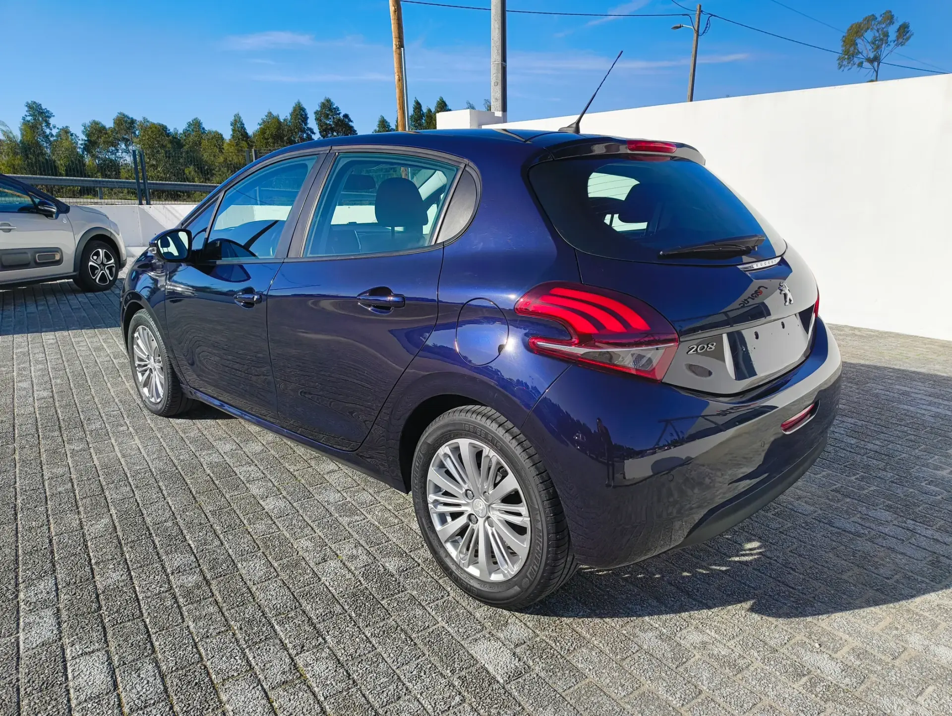 Peugeot 208 1.2 PureTech Signature 3
