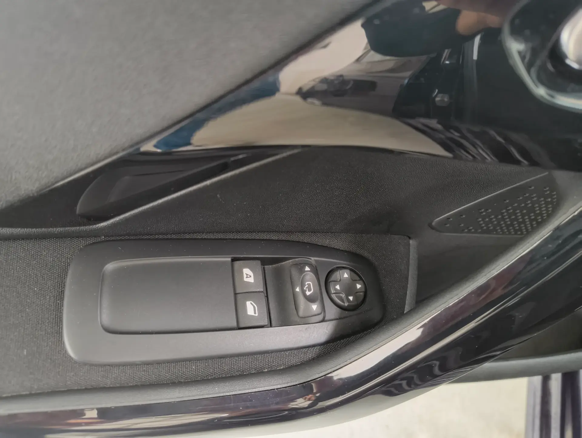 Peugeot 208 1.2 PureTech Signature 13