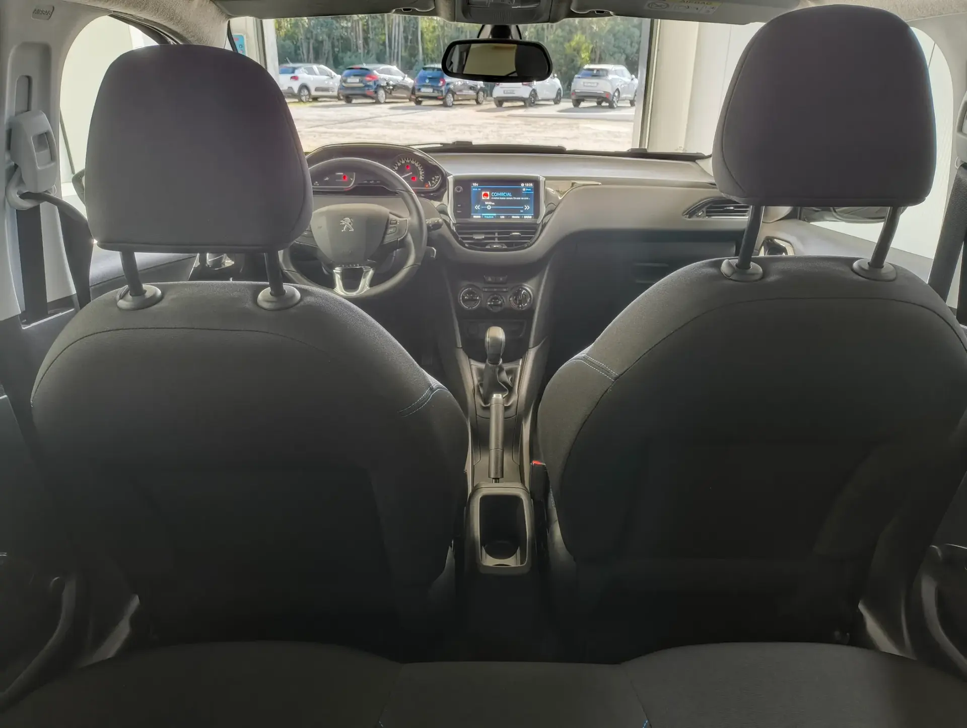 Peugeot 208 1.2 PureTech Signature 19