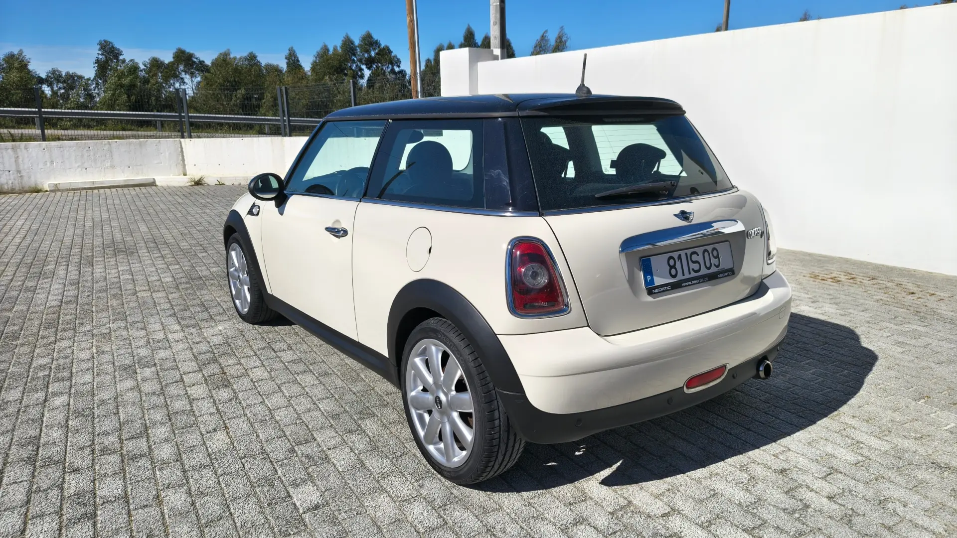MINI 3 Portas Cooper D 6