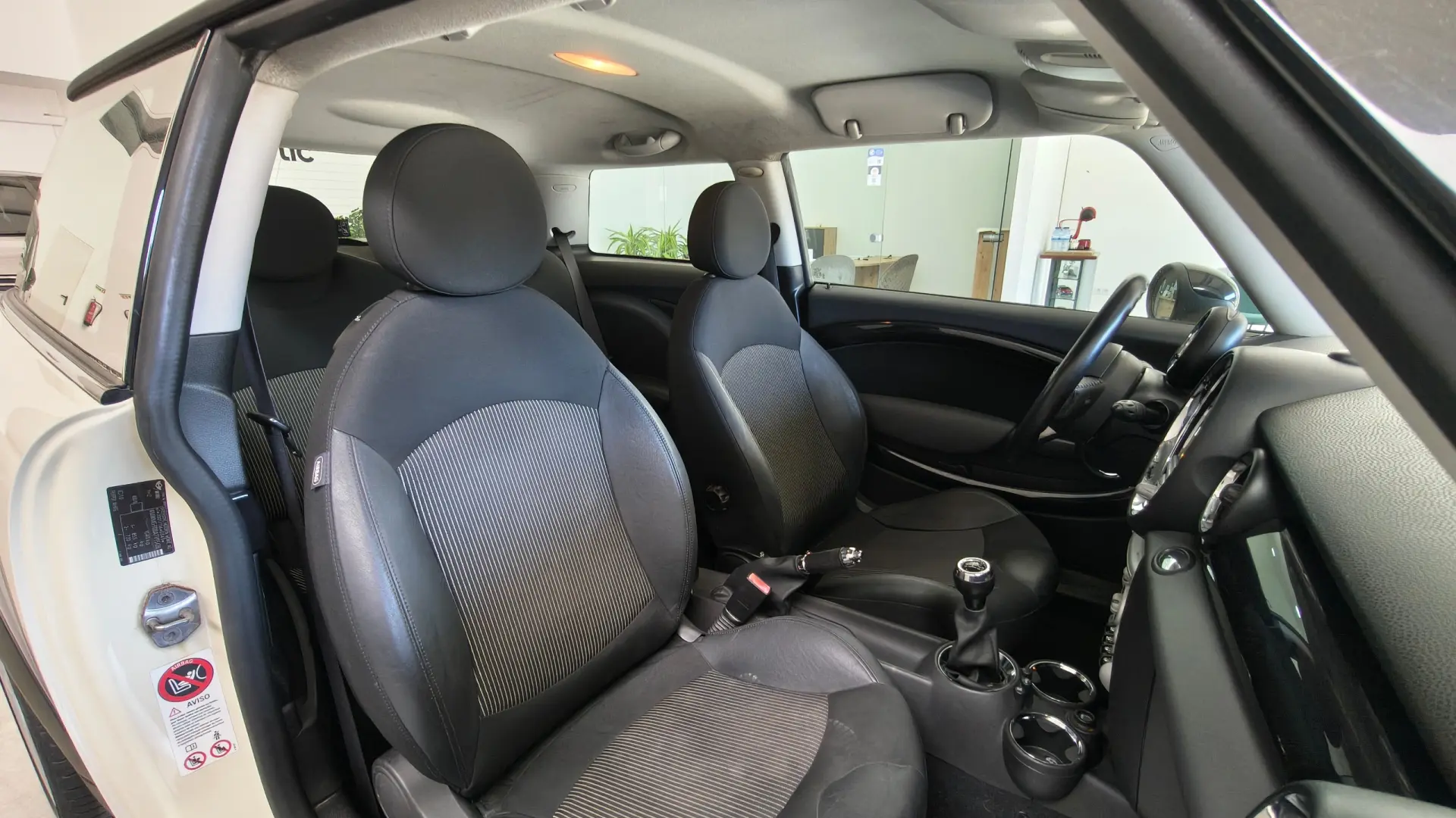 MINI 3 Portas Cooper D 22