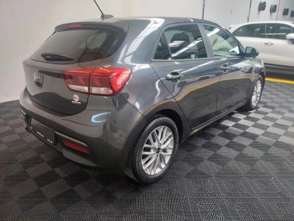 Kia Rio 1.4 CRDi 90 Platinum Edition 14
