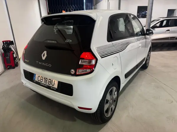 Renault Twingo SCe 70 S&S Intens 8