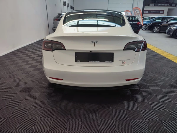 Tesla Model 3 11