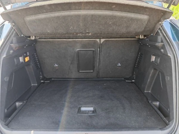 Peugeot 3008 1.2 PureTech Allure EAT8 6