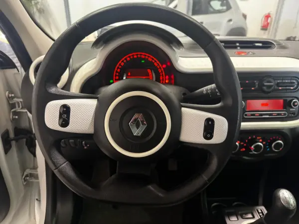 Renault Twingo SCe 70 S&S Intens 17