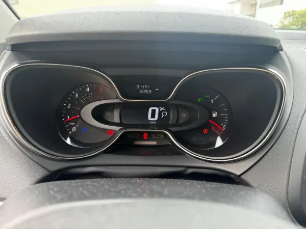 Renault Captur 1.5 dCi Initiale Paris EDC 17