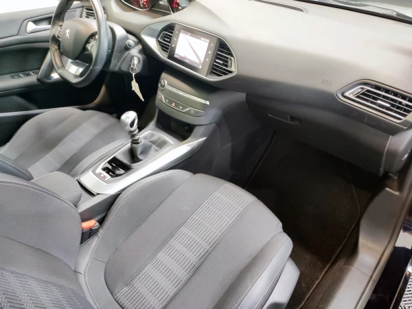 Peugeot 308 SW 1.5 BlueHDi Allure 43