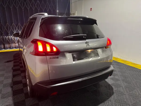 Peugeot 2008 1.2 PureTech Allure 7