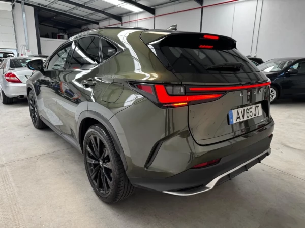 Lexus NX 450h+ 4
