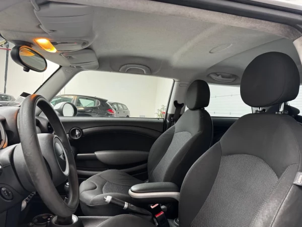 MINI 3 Portas Cooper D 17